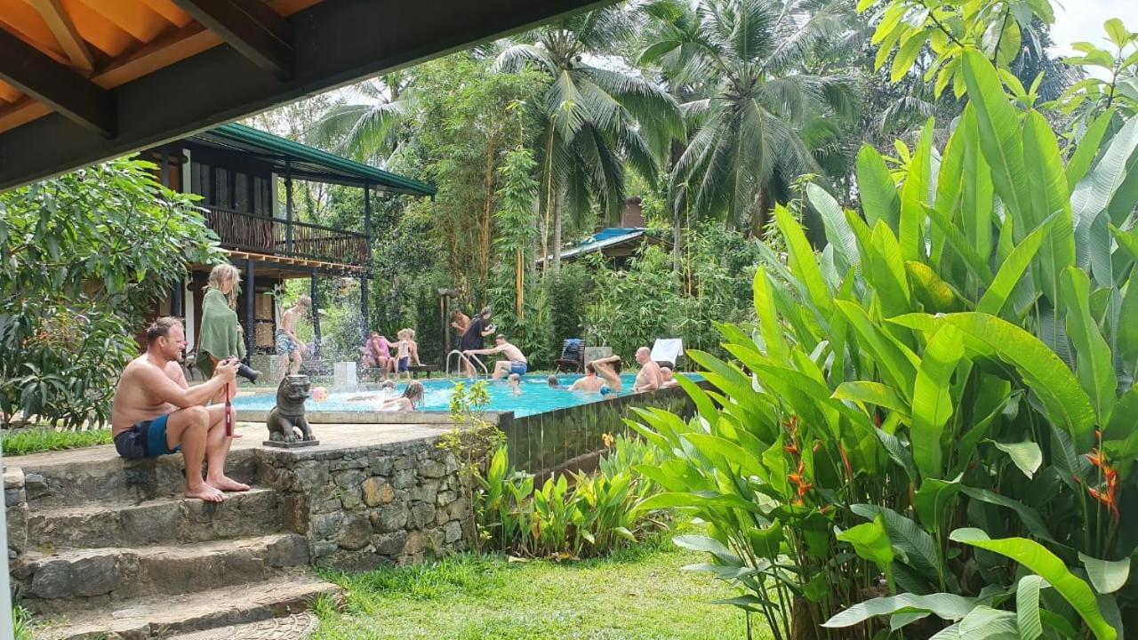 Sinharaja Hostel Deniyaya Exterior photo